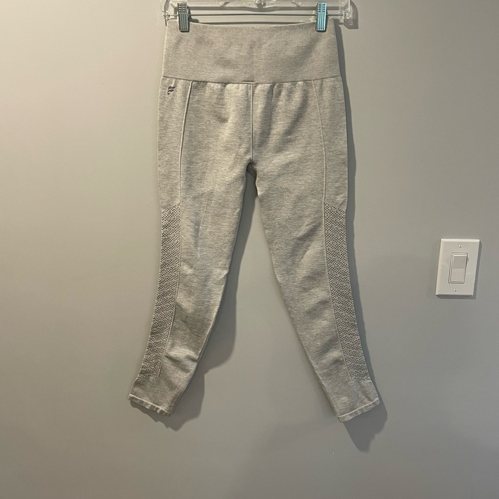 Fabletics leggings​​​​​ - Picture 3 of 4
